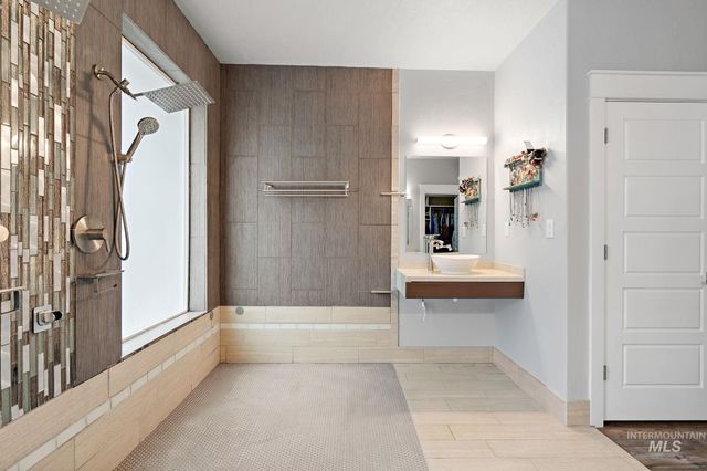 10606 W Cruser, Boise, ID 83709