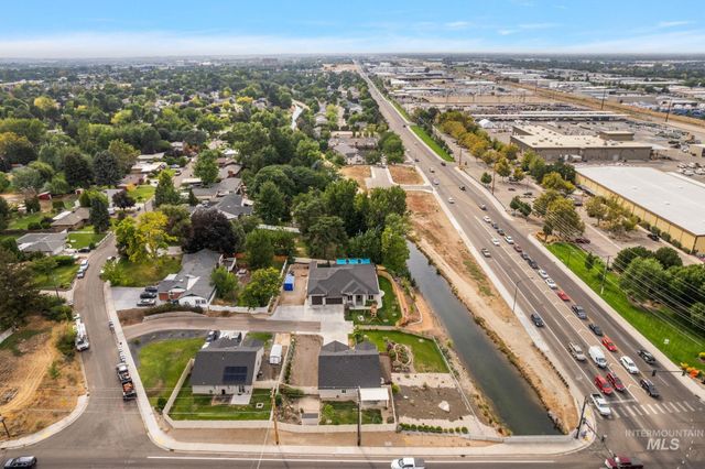 10606 W Cruser, Boise, ID 83709