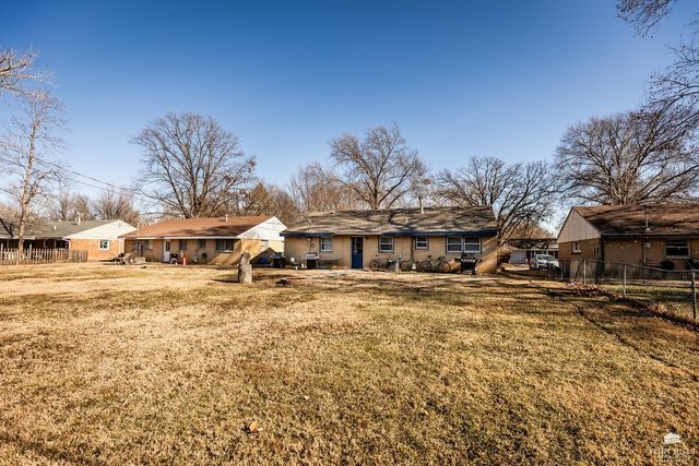 1411 Hartford Road, Manhattan, KS 66502