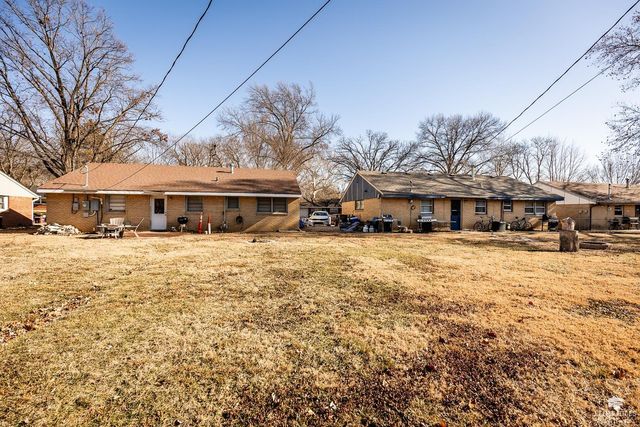 1411 Hartford Road, Manhattan, KS 66502