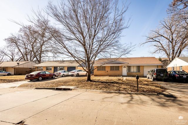 1411 Hartford Road, Manhattan, KS 66502
