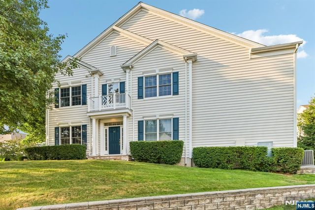 62 Hickory Hill Boulevard 2001, Totowa, NJ 07512