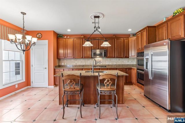 62 Hickory Hill Boulevard 2001, Totowa, NJ 07512