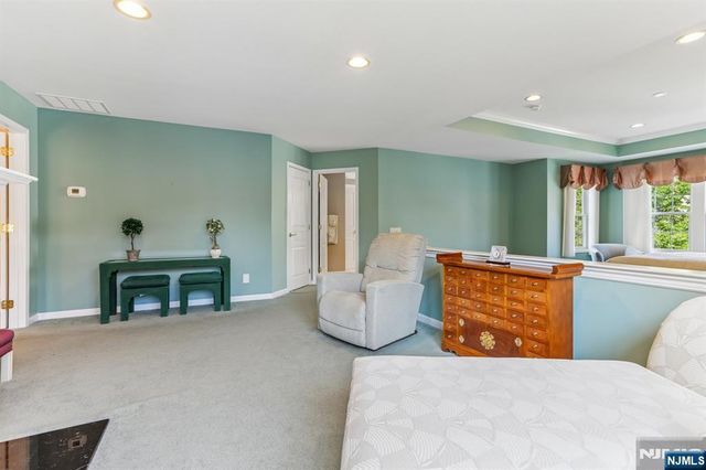 62 Hickory Hill Boulevard 2001, Totowa, NJ 07512