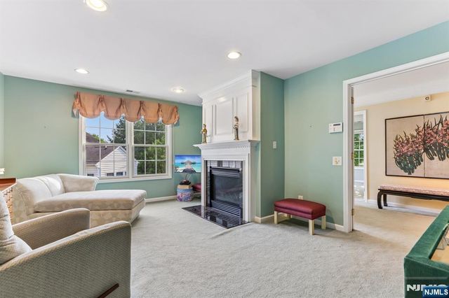 62 Hickory Hill Boulevard 2001, Totowa, NJ 07512
