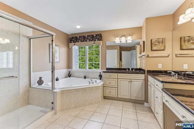 62 Hickory Hill Boulevard 2001, Totowa, NJ 07512