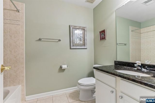 62 Hickory Hill Boulevard 2001, Totowa, NJ 07512