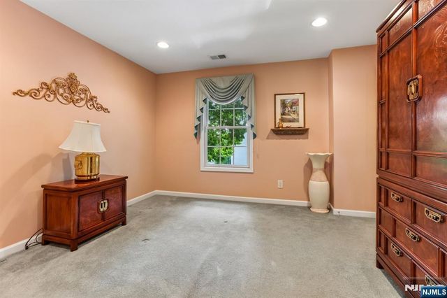 62 Hickory Hill Boulevard 2001, Totowa, NJ 07512