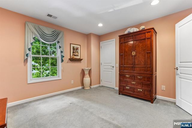 62 Hickory Hill Boulevard 2001, Totowa, NJ 07512