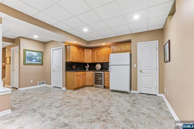62 Hickory Hill Boulevard 2001, Totowa, NJ 07512