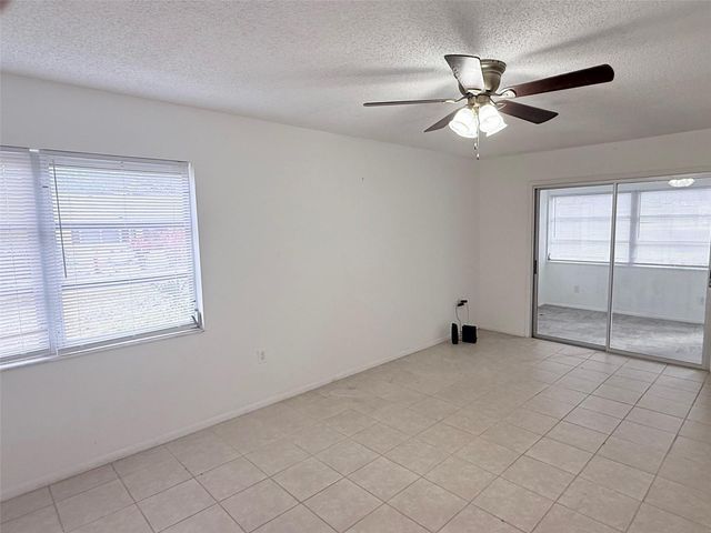 390 301 BOULEVARD W 8D, Bradenton, FL 34205