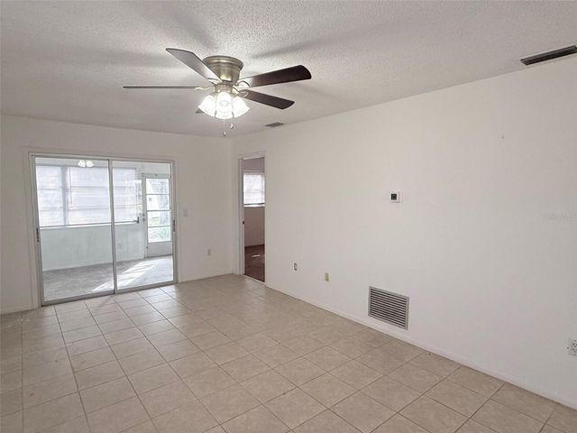 390 301 BOULEVARD W 8D, Bradenton, FL 34205