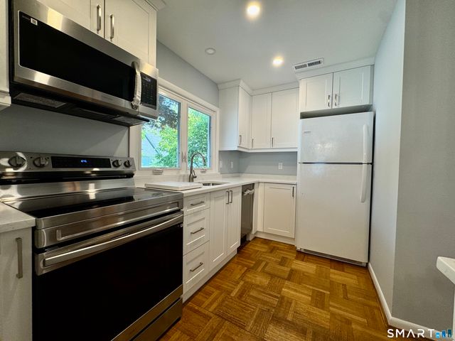 115 Flax Hill Road 10, Norwalk, CT 06854