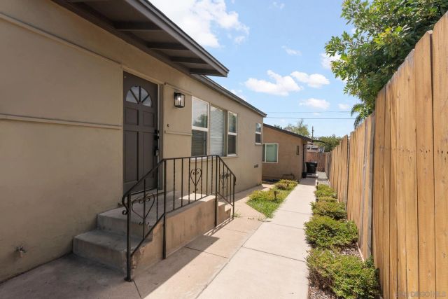 4233 Pepper Dr, San Diego, CA 92105