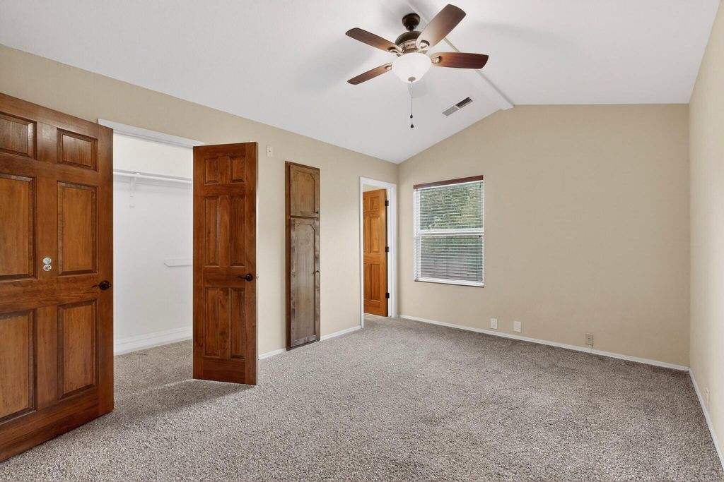Image 21 of property listing at 5612 Chelwood Park Boulevard NE, Albuquerque, NM 87111