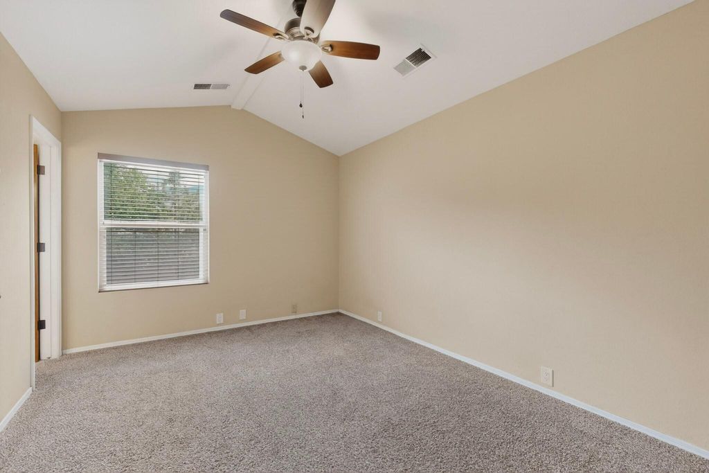 Image 22 of property listing at 5612 Chelwood Park Boulevard NE, Albuquerque, NM 87111