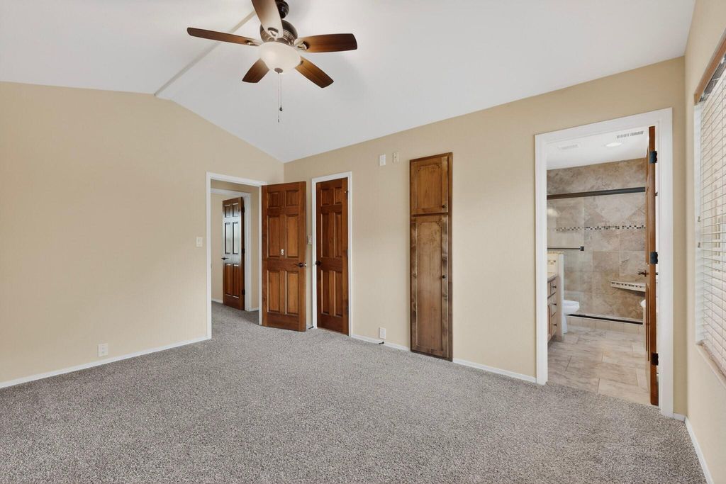 Image 23 of property listing at 5612 Chelwood Park Boulevard NE, Albuquerque, NM 87111