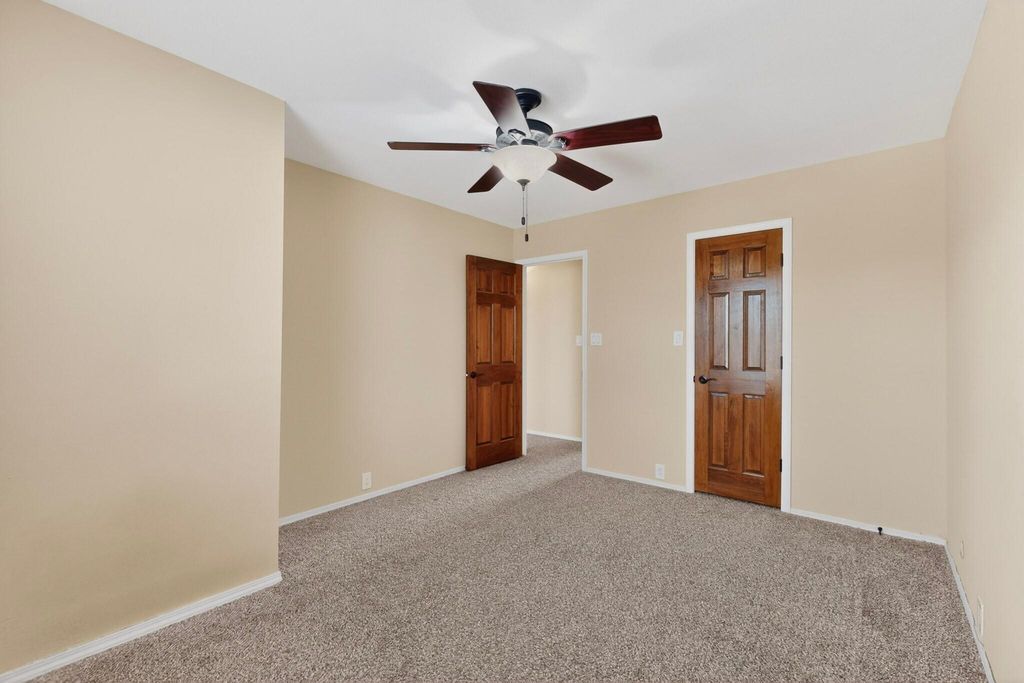 Image 29 of property listing at 5612 Chelwood Park Boulevard NE, Albuquerque, NM 87111