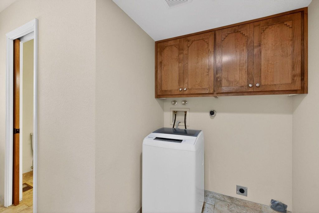 Image 32 of property listing at 5612 Chelwood Park Boulevard NE, Albuquerque, NM 87111