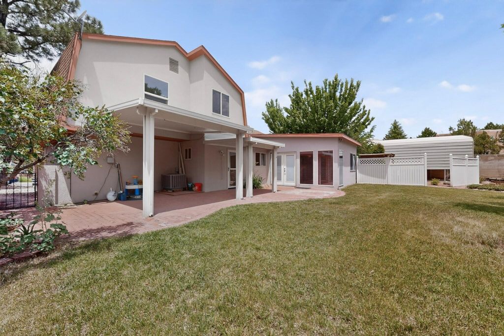 Image 36 of property listing at 5612 Chelwood Park Boulevard NE, Albuquerque, NM 87111
