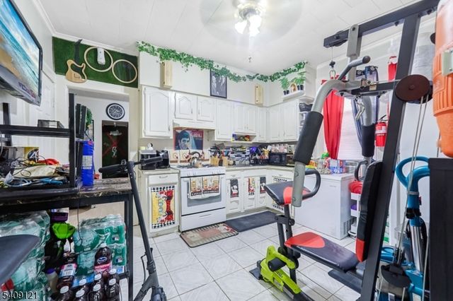 34 Cortland St, Newark City, NJ 07105