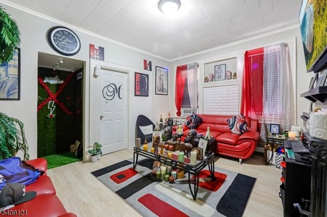 34 Cortland St, Newark City, NJ 07105