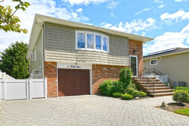 44 Derby Avenue, Greenlawn, NY 11740