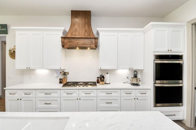 19801 Whispering Creek Trl, Magnolia, TX 77355