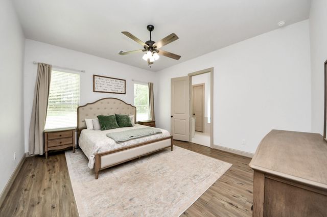 19801 Whispering Creek Trl, Magnolia, TX 77355