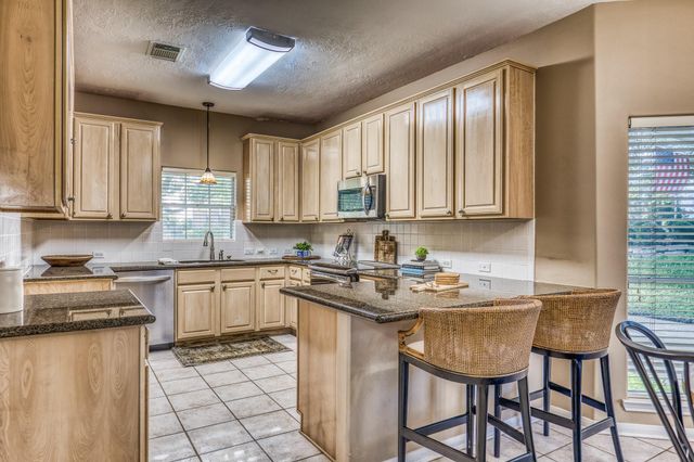 2706 Victory Lane, Brenham, TX 77833