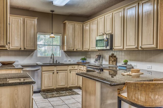 2706 Victory Lane, Brenham, TX 77833