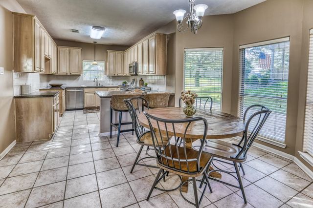 2706 Victory Lane, Brenham, TX 77833