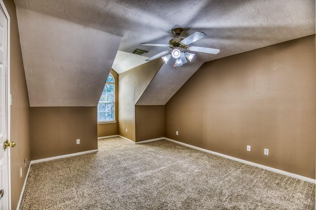 2706 Victory Lane, Brenham, TX 77833