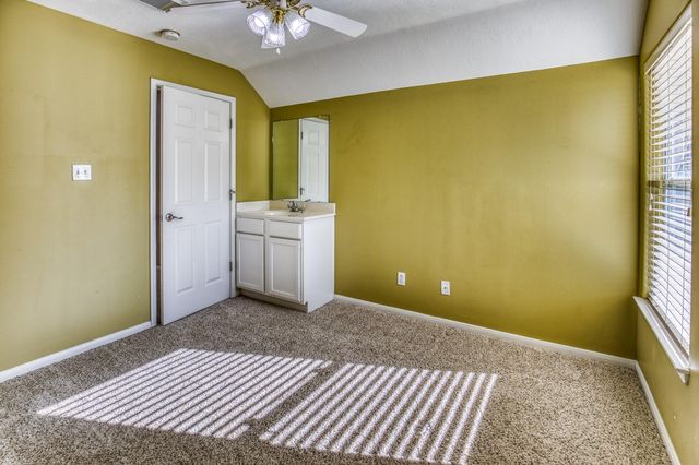 2706 Victory Lane, Brenham, TX 77833