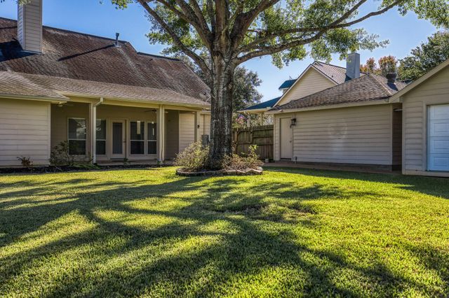 2706 Victory Lane, Brenham, TX 77833