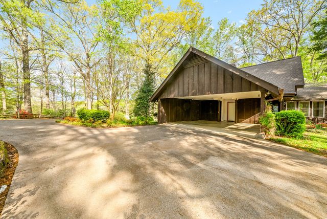 1331 Hutcheson Ln, Clarksville, TN 37040