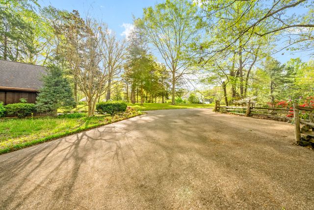 1331 Hutcheson Ln, Clarksville, TN 37040