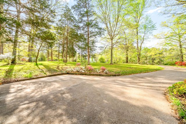 1331 Hutcheson Ln, Clarksville, TN 37040