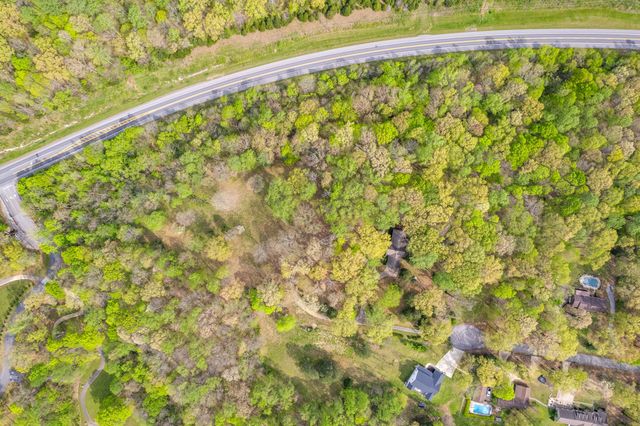 1331 Hutcheson Ln, Clarksville, TN 37040