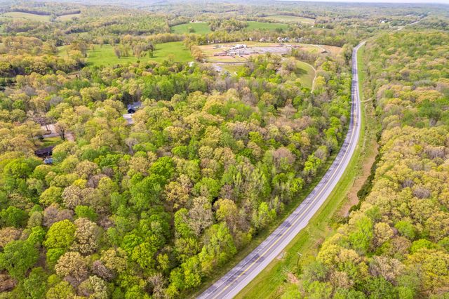 1331 Hutcheson Ln, Clarksville, TN 37040