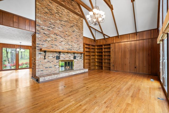 1331 Hutcheson Ln, Clarksville, TN 37040