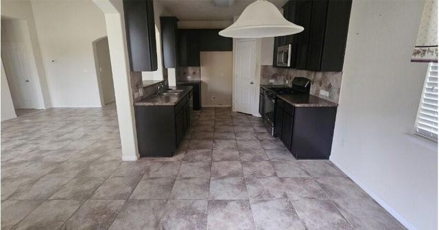 335 American Black Bear Drive, Crosby, TX 77532
