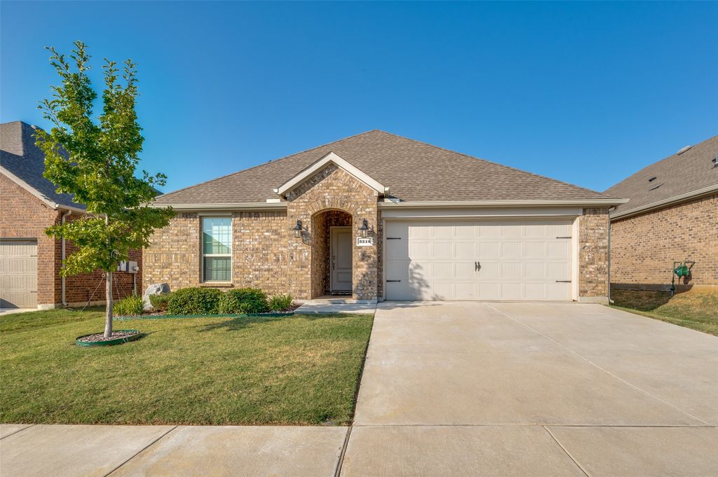 3215 Texas Trail, Aubrey, TX 76227 — photo 2