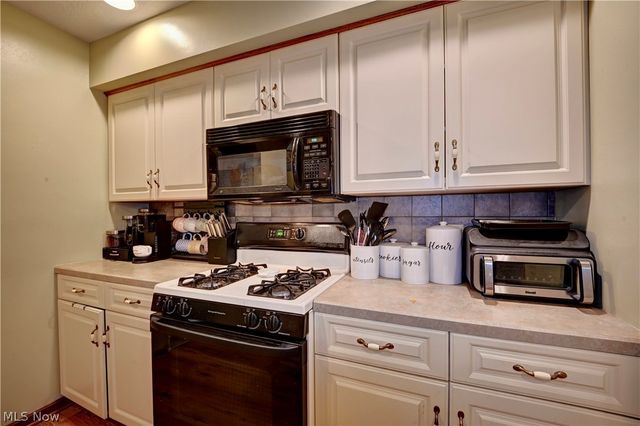 1036 Briarview Avenue NW, North Canton, OH 44720