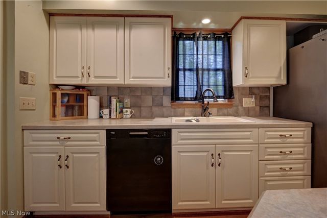 1036 Briarview Avenue NW, North Canton, OH 44720