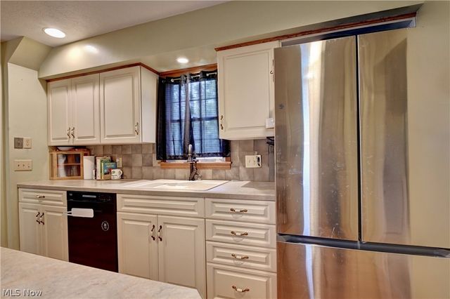 1036 Briarview Avenue NW, North Canton, OH 44720
