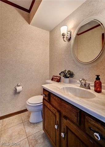 1036 Briarview Avenue NW, North Canton, OH 44720