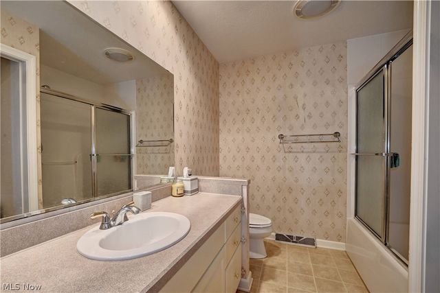 1036 Briarview Avenue NW, North Canton, OH 44720