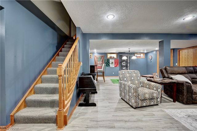 1036 Briarview Avenue NW, North Canton, OH 44720