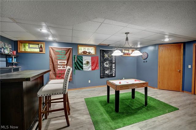 1036 Briarview Avenue NW, North Canton, OH 44720